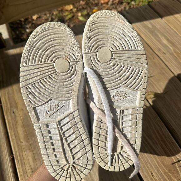 Air Jordan 1 Mid Triple White Women's 7.5 - Picture 6 of 8